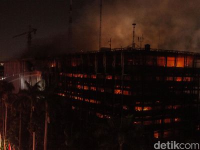 Foto-foto Kebakaran Gedung Kejagung RI