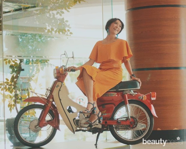 Gaya Stylish Putri Manjo/instagram.com/_putrimanjo/ Potret Pemain Film Tilik