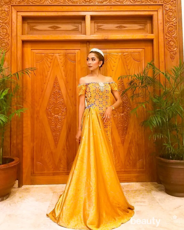 Gaya Stylish Putri Manjo/instagram.com/_putrimanjo/ Potret Pemain Film Tilik