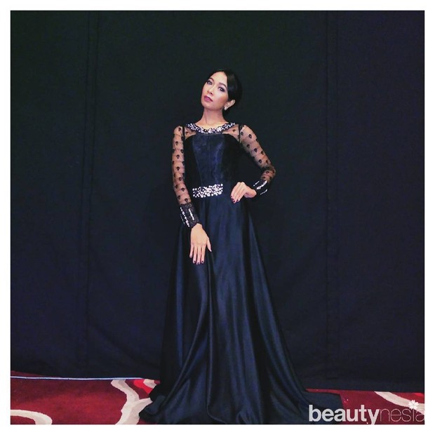 Gaya Stylish Putri Manjo/instagram.com/_putrimanjo/ Potret Pemain Film Tilik