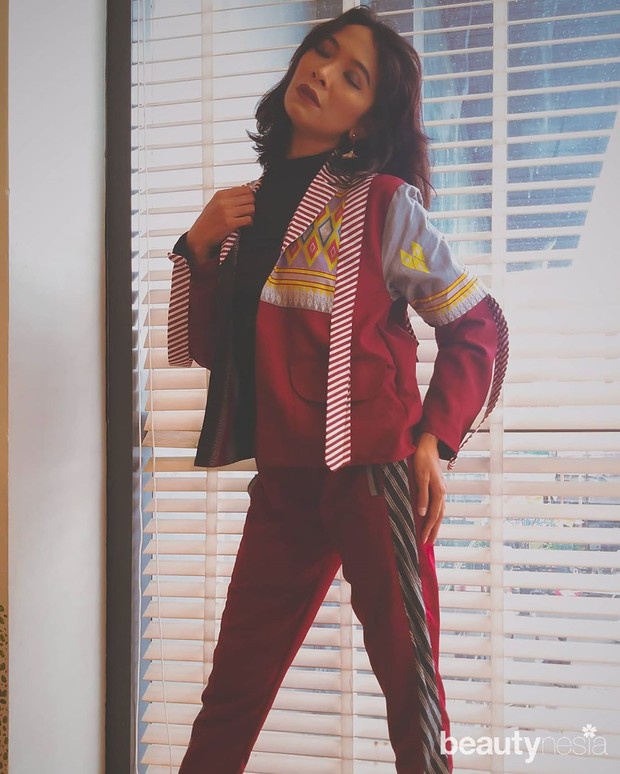 Gaya Stylish Putri Manjo/instagram.com/_putrimanjo/ Potret Pemain Film Tilik