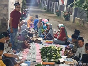 Ini Baritan Takir Plontang, Ritual Warga Blitar Peringati Suroan Tanpa Jaga Jarak