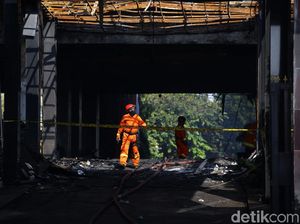 Video Polisi Periksa Sejumlah Saksi Terkait Kebakaran Gedung Kejagung Video Polisi Periksa Sejumlah Saksi Terkait Kebakaran Gedung Kejagung
