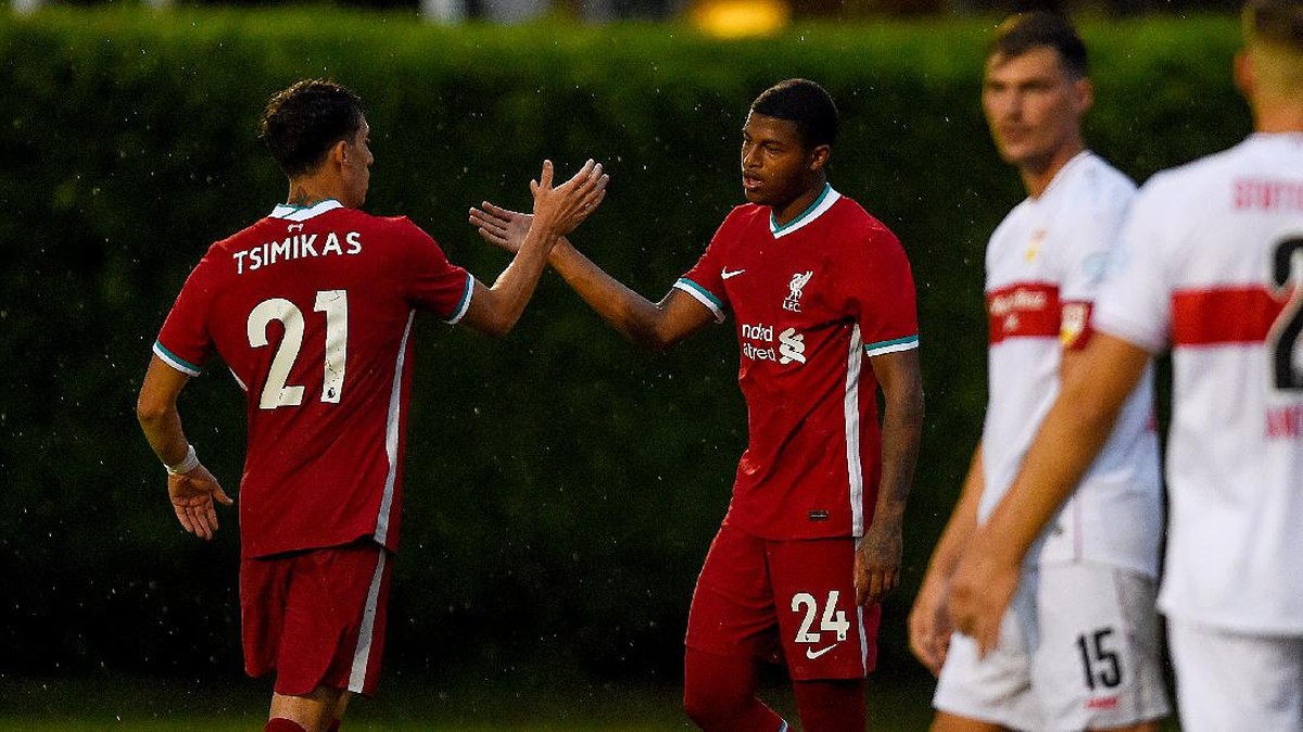 Kostas Tsimikas debut bersama Liverpool di laga uji coba kontra VfB Stuttgart. (Foto: Twitter @LFCUSA)
