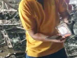 Video 2 Buku Yasin Ditemukan Utuh di Antara Puing Kebakaran Kejagung