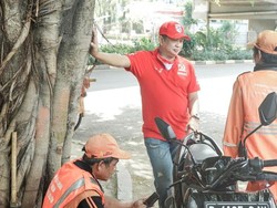Ketua MPR Blusukan Ngobrol Santai Bareng Petugas Kebersihan DKI