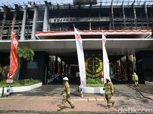 Penampakan Before-After Gedung Kejagung yang Kebakaran 11 Jam Penampakan Before-After Gedung Kejagung yang Kebakaran 11 Jam