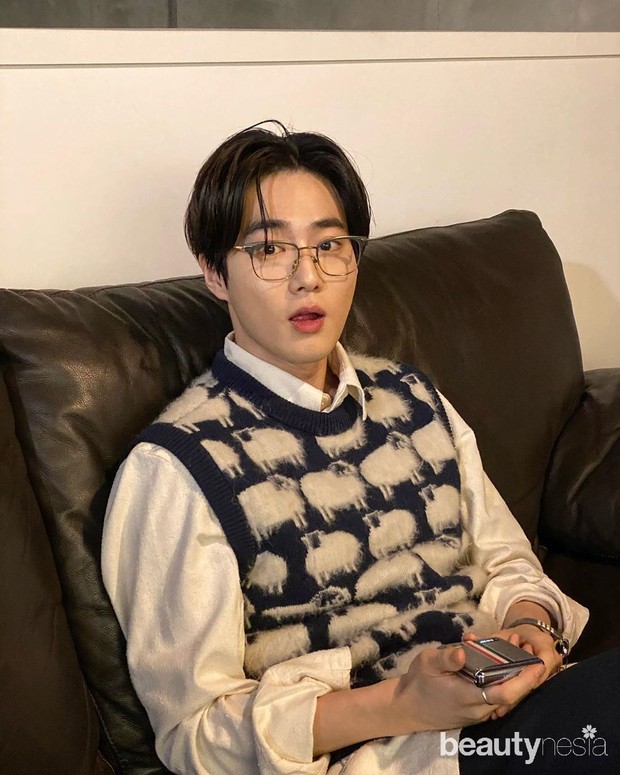 Sosok leader yang punya visual murni dan polos.