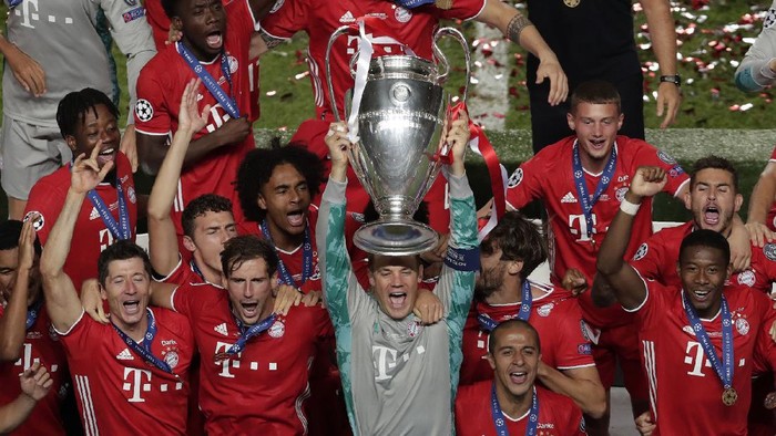 Selain Kingsley Coman, Manuel Neuer juga menjadi pahlawan Bayern Munich saat mengalahkan PSG. Kapten Die Roten itu berkali-kali membendung keganasan Neymar dan Mbappe.