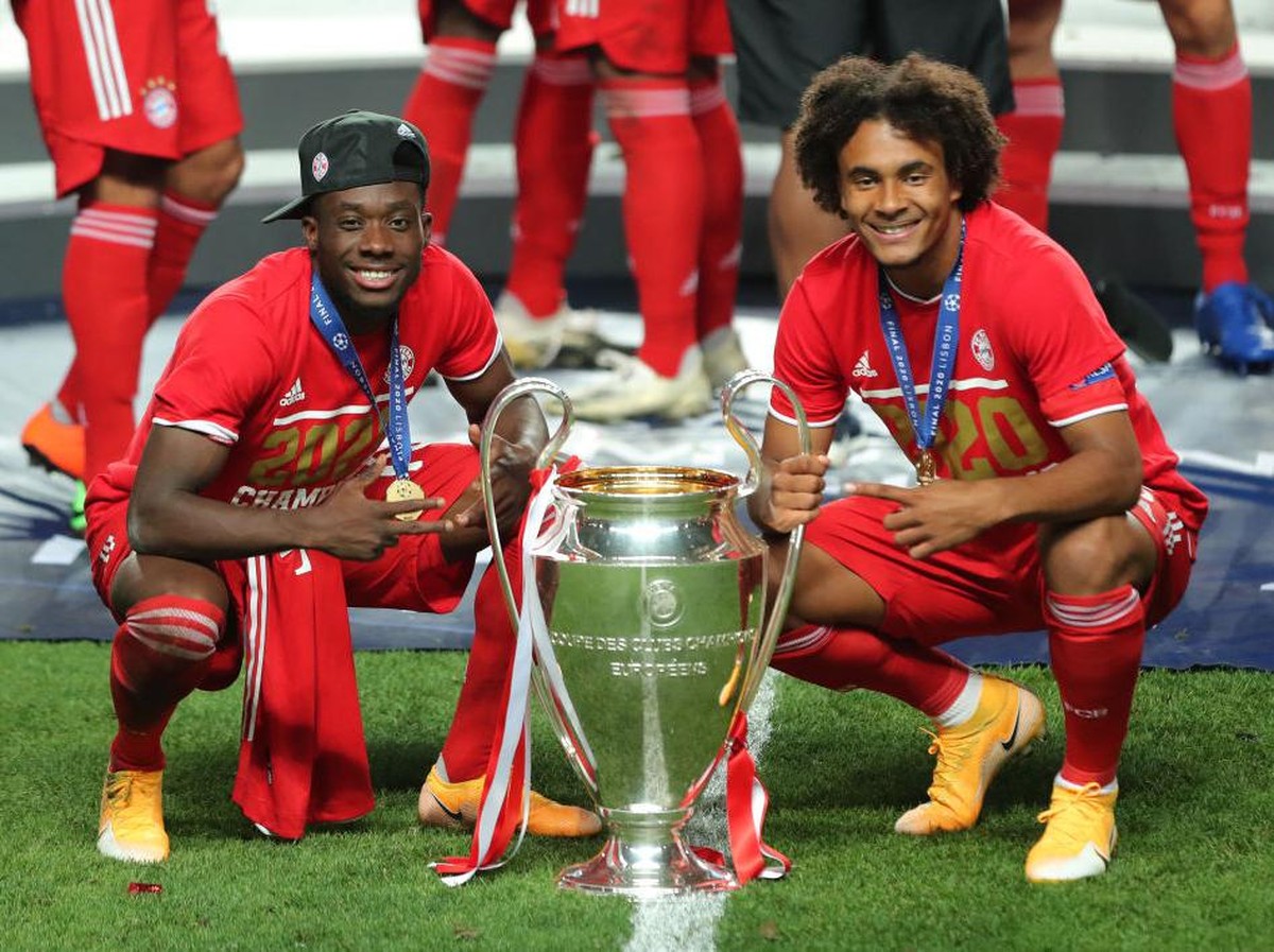 Alphonso Davies (kiri) menjalani perjalanan panjang sebelum menjuarai Liga Champions bersama Bayern Munich. (Foto: Getty Images/Pool)