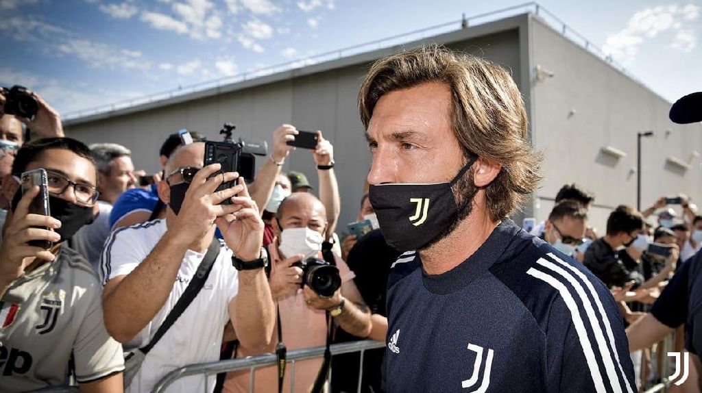 Pirlo Jalani Hari Pertama Latih Juventus, Difoto Bareng Ronaldo