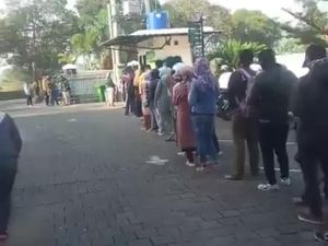 Viral Antrean Mengular Pasutri Mau Cerai di PA Bandung, Apa Benar? Viral Antrean Mengular Pasutri Mau Cerai di PA Bandung, Apa Benar?