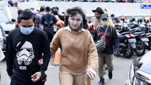 Tak Riang, Ayu Ting Ting Ada Apa?