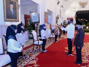 BNI Dukung Program Bantuan Presiden Produktif untuk Usaha Mikro BNI Dukung Program Bantuan Presiden Produktif untuk Usaha Mikro