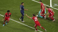 Kingsley Coman jadi pahlawan kemenangan Bayern. Pemain asal Prancis itu menentukan kemenangan Bayern lewat golnya di menit ke-59. AP Photo/Manu Fernandez.