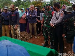 Bocah Sukabumi yang Terperosok ke Kobaran Api Saat Bersepeda Meninggal