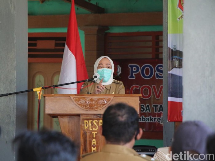 Pemkab Bojonegoro melalui Dinas PKP Cipta Karya mengadakan pembinaan dan sosialisasi untuk menghadapi musim kemarau. Sosialisasi digelar di Balai Desa Tambakrejo.