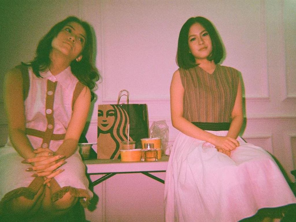 Kekompakan Hasyakyla Utami dengan Sang Adik, Zara saat Kulineran Kekompakan Hasyakyla Utami dengan Sang Adik, Zara saat Kulineran