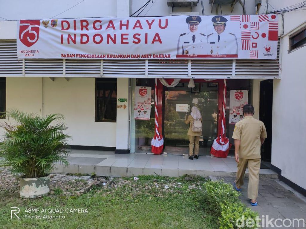 Dua PNS Badan Pengelola Keuangan dan Aset Daerah Jember Positif COVID-19 Dua PNS Badan Pengelola Keuangan dan Aset Daerah Jember Positif COVID-19