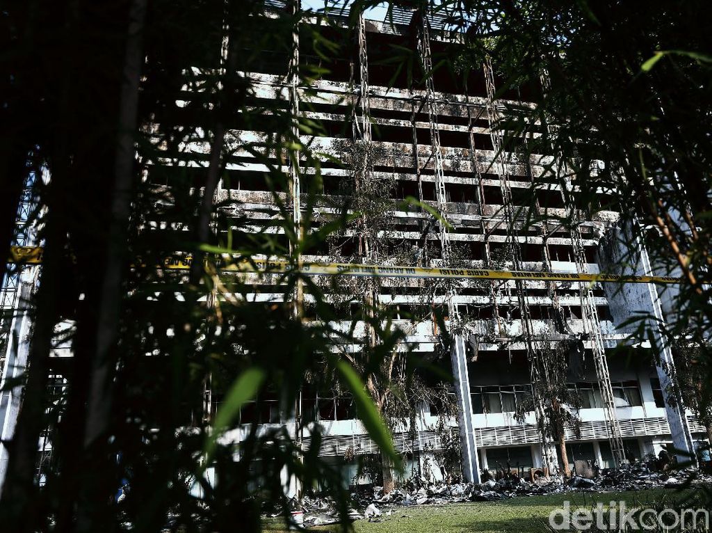 Kejagung Jawab Dugaan Amien Rais soal Gedung Dibakar Orang Dalam Kejagung Jawab Dugaan Amien Rais soal Gedung Dibakar Orang Dalam