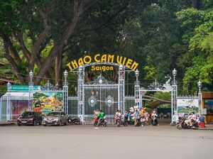 Kebun Binatang Vietnam Krisis, Pegawai Kerja Serabutan Kebun Binatang Vietnam Krisis, Pegawai Kerja Serabutan