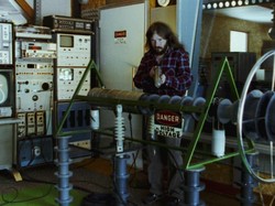 Edan, Pria Ini Habiskan 30 Tahun Memburu Alien