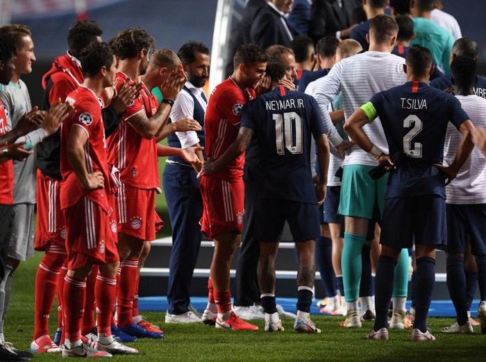 LISBON, PORTUGAL - AUGUST 23: Neymar of Paris Saint-Germain looks dejected during the UEFA Champions League Final match between Paris Saint-Germain and Bayern Munich at Estadio do Sport Lisboa e Benfica on August 23, 2020 in Lisbon, Portugal. (Photo by David Ramos/Getty Images)