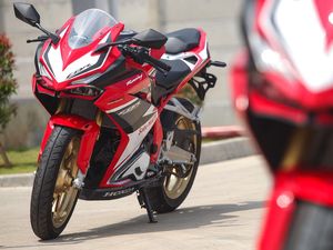 Mengenal Teknologi Assist & Slipper Clutch yang Bikin Tuas Kopling Jadi Enteng Mengenal Teknologi Assist & Slipper Clutch yang Bikin Tuas Kopling Jadi Enteng