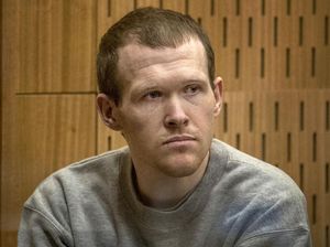 Video Wajah Datar Teroris Penembakan di Selandia Baru Saat Sidang Vonis Video Wajah Datar Teroris Penembakan di Selandia Baru Saat Sidang Vonis