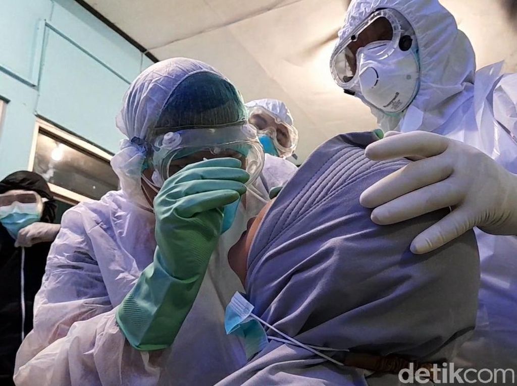 Satgas COVID-19: Satu Dokter Paru di Indonesia Layani 130 Ribu Warga