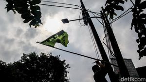 Atribut Ormas di Bintaro Permai Ditertibkan