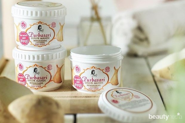 Purbasari lulur mandi merupakan salah satu body scrub lokal untuk mencerahkan kulit
