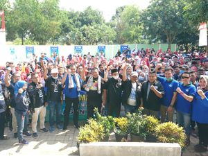 Ikuti Wakil Ketua DPD Golkar Cilegon, Relawan Ratu Ati Pindah Dukung Iye Ikuti Wakil Ketua DPD Golkar Cilegon, Relawan Ratu Ati Pindah Dukung Iye