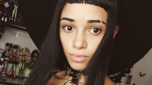 Potret Wanita Bergaya Lolita Gothic, Dikira Depresi Hingga Pakai Narkoba