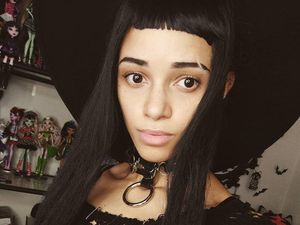 Potret Wanita Bergaya Lolita Gothic, Dikira Depresi Hingga Pakai Narkoba Potret Wanita Bergaya Lolita Gothic, Dikira Depresi Hingga Pakai Narkoba