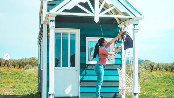 8 Foto Rumah Kecil yang Dibawa Keliling Dunia, Bagian Dalamnya Begini