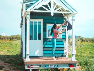 8 Foto Rumah Kecil yang Dibawa Keliling Dunia, Bagian Dalamnya Begini