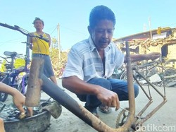 Pengepul Sepeda Rongsok Asal Cirebon Mendapat Berkah di Balik Pandemi