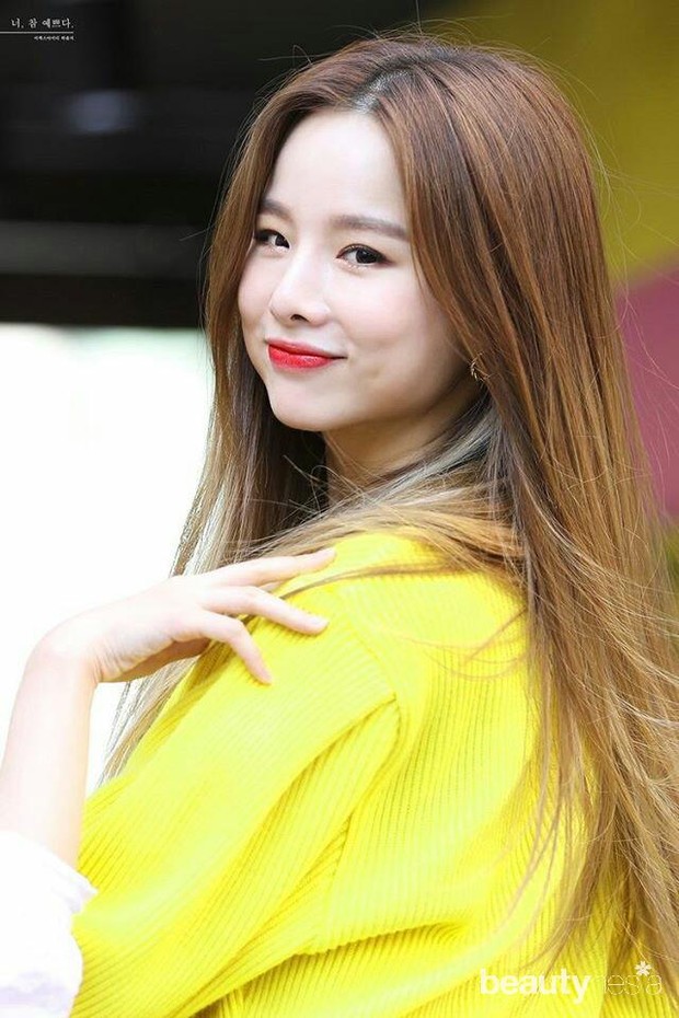 Solji Exid/pinterest.com/camila Beberapa idol Kpop dulunya pernah menjadi seorang staf.