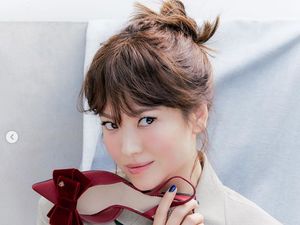 5 Potret Terkini Song Hye Kyo, Cantik dan Imut bak Remaja 5 Potret Terkini Song Hye Kyo, Cantik dan Imut bak Remaja