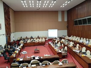 Sri Mulyani ke DPR Bahas Bea Meterai Jadi Rp 10.000