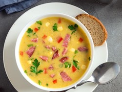 Resep Sup Jagung Manis Daging Asap yang Creamy Enak