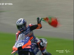Video: Momen Dramatis Miguel Oliveira Telikung 2 Pebalap dan Jadi Juara MotoGP Styria