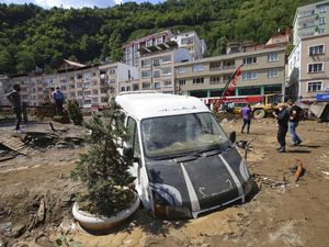 Banjir Bandang Landa Turki, Enam Orang Tewas