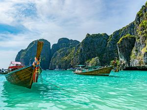 Phuket Buka Gerbang Wisata, Adakah Indonesia? Phuket Buka Gerbang Wisata, Adakah Indonesia?