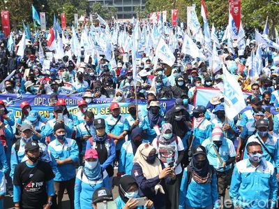 Aksi Buruh di Gedung DPR Tidak Terapkan Jaga Jarak