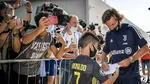 Pirlo Jalani Hari Pertama Latih Juventus, Difoto Bareng Ronaldo