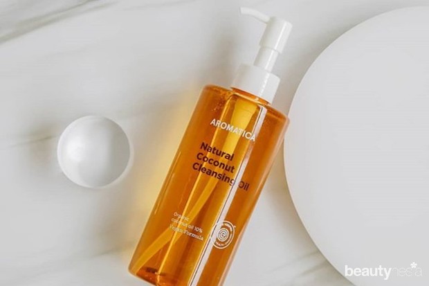 salah satu rekomendasi cleansing oil untuk kulit kering yaitu AROMATICA Natural Coconut Cleansing Oil Aromatica
