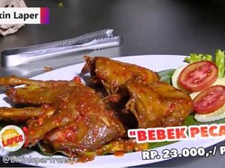 Bikin Laper! Bebek Bakar Kuali dan Bebek Pecak yang Pedasnya Nampol