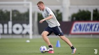 Pemain baru Juventus, Dejan Kulusevski, juga sudah ikut latihan. Foto: Juventus.com
